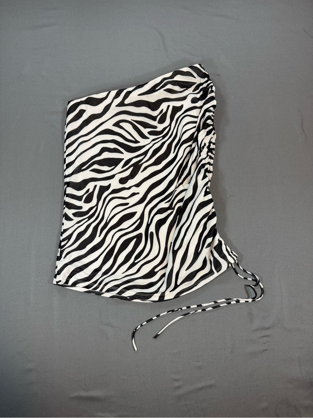 Princess Polly Black & White Zebra Strapless Ruched Side Crop Top - Picture 2 of 6